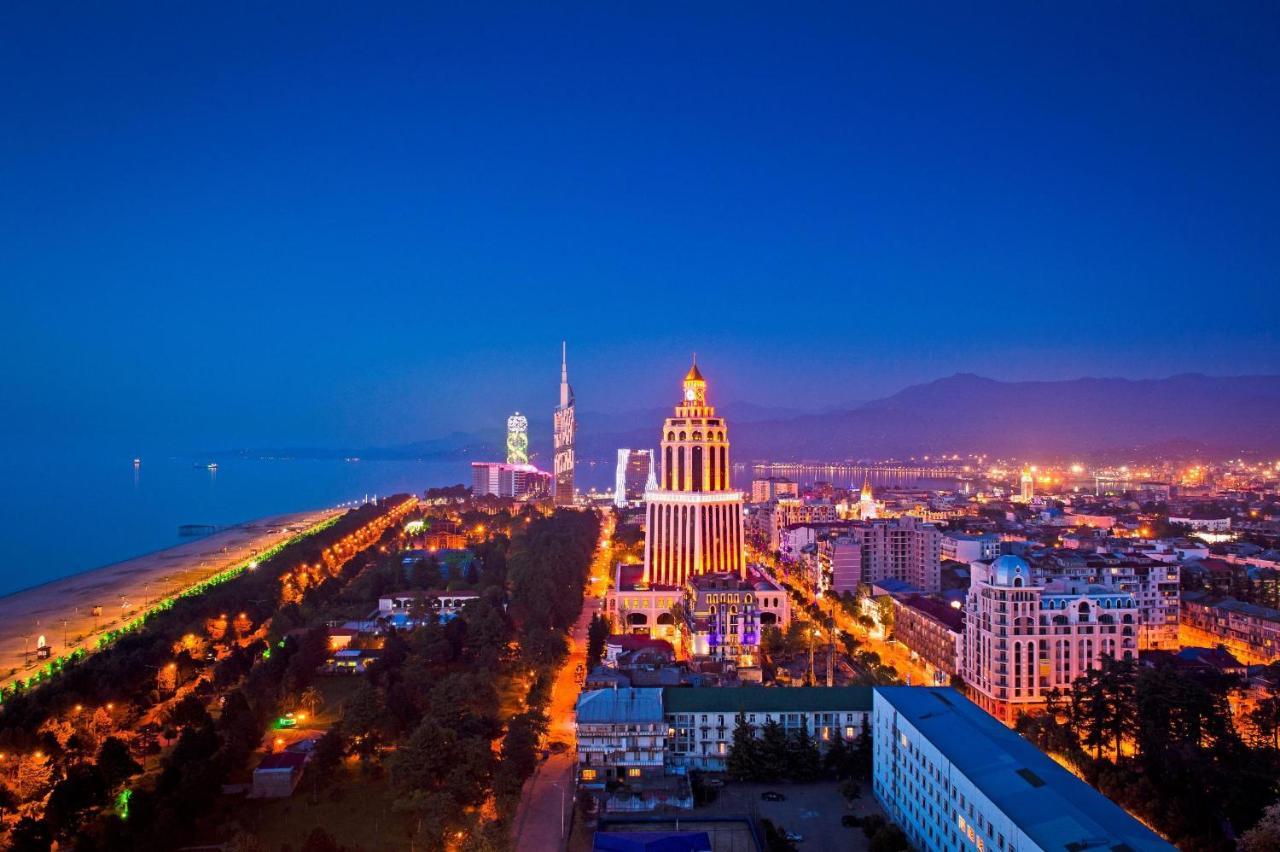 Orbi City In Batumi Batoumi Extérieur photo