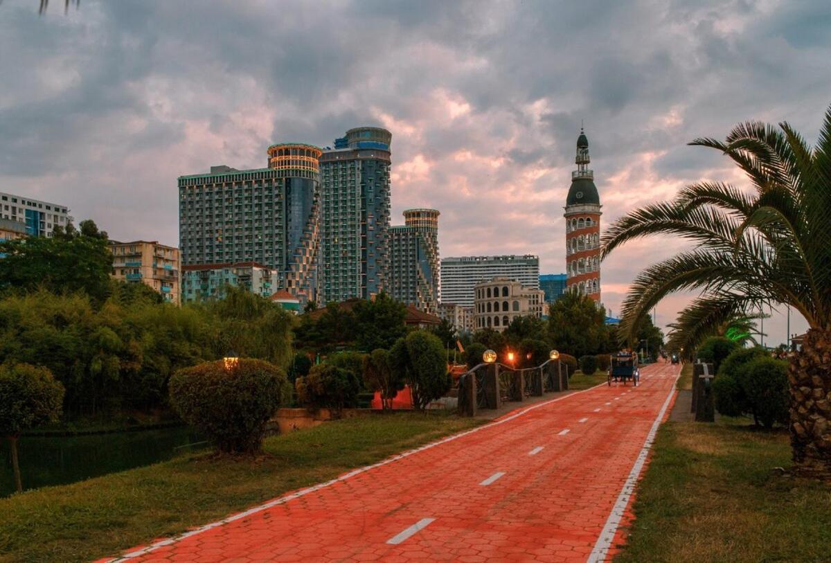 Orbi City In Batumi Batoumi Extérieur photo