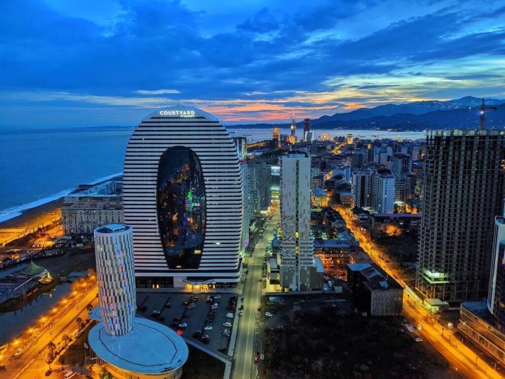 Orbi City In Batumi Batoumi Extérieur photo