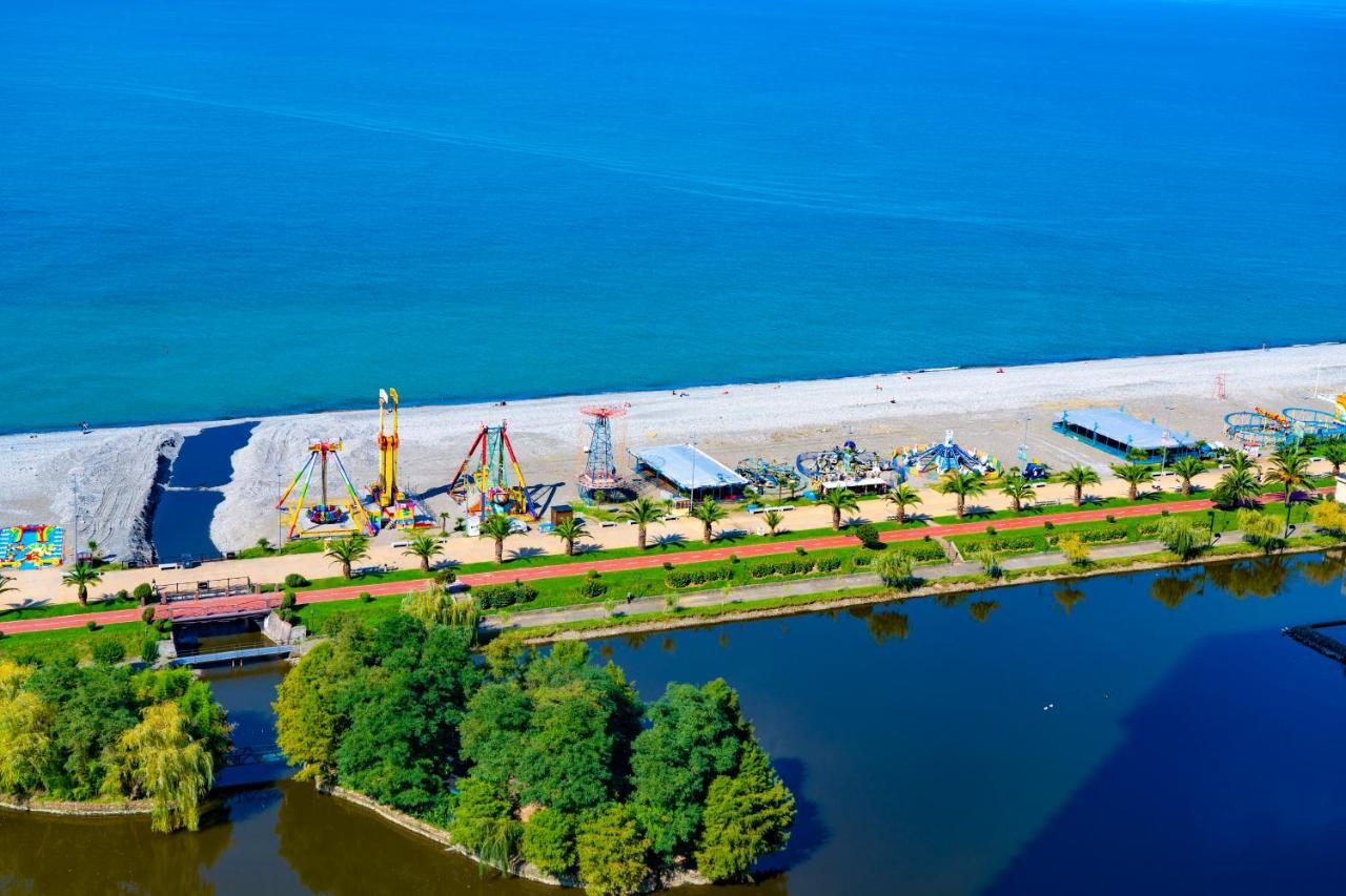 Orbi City In Batumi Batoumi Extérieur photo