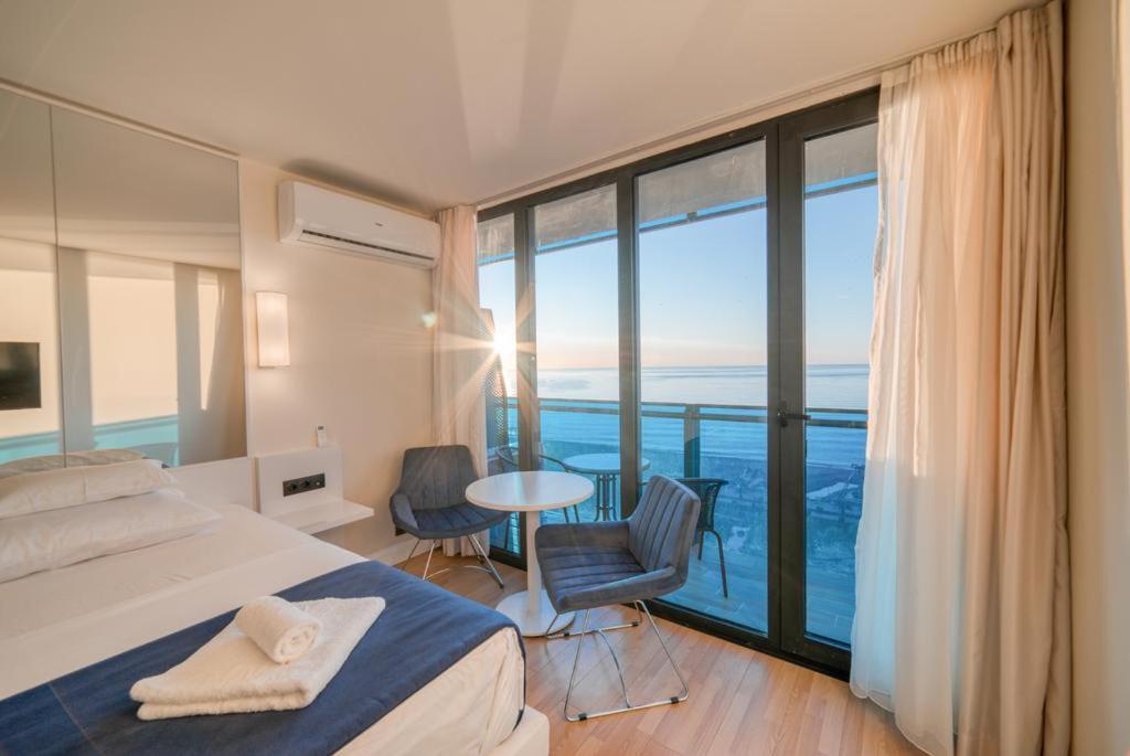 Orbi City In Batumi Batoumi Extérieur photo