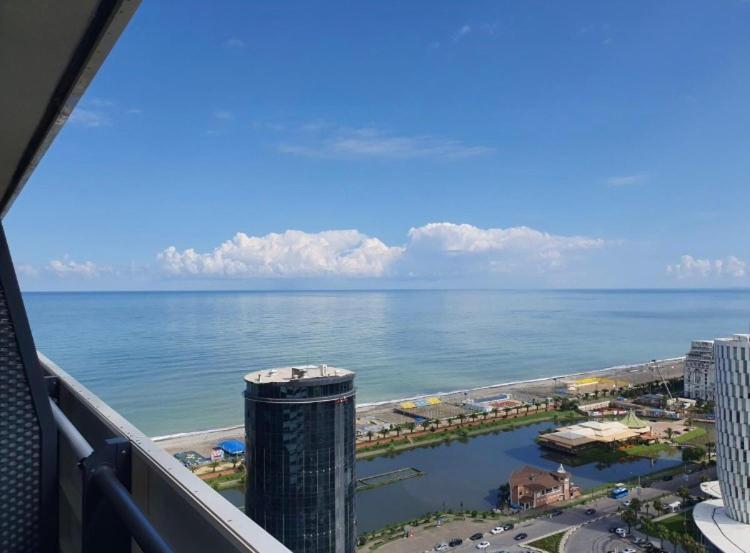 Orbi City In Batumi Batoumi Extérieur photo